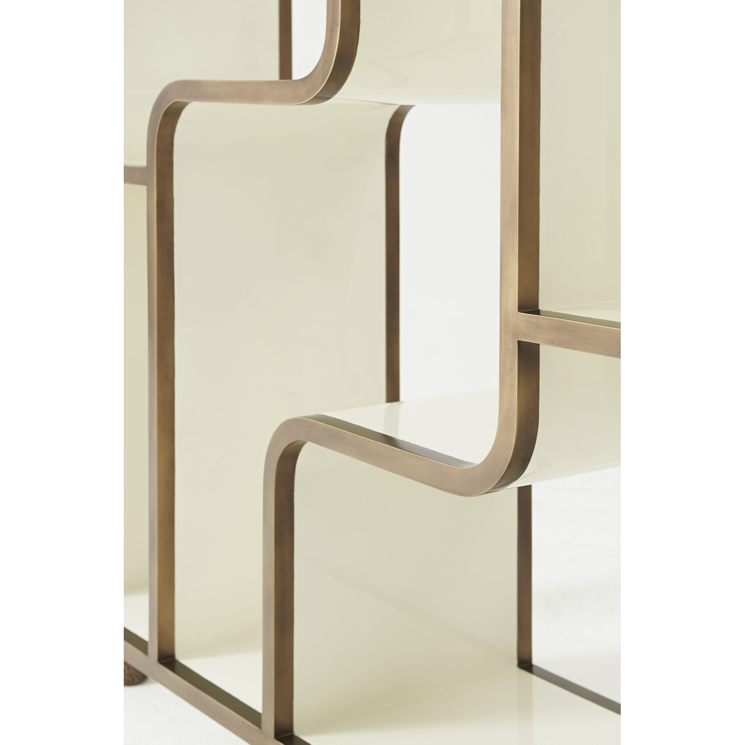 Theodore Alexander Michael Berman Shift Étagère | Sprintz